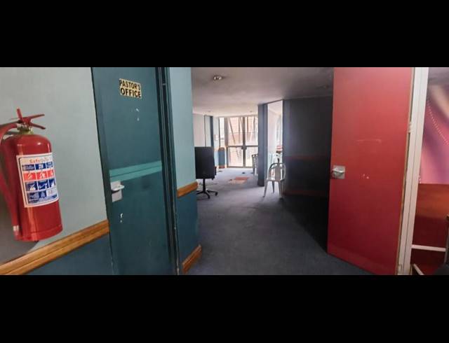 BUSINESS PROPERTY TO RENT IN LYNNWOOD